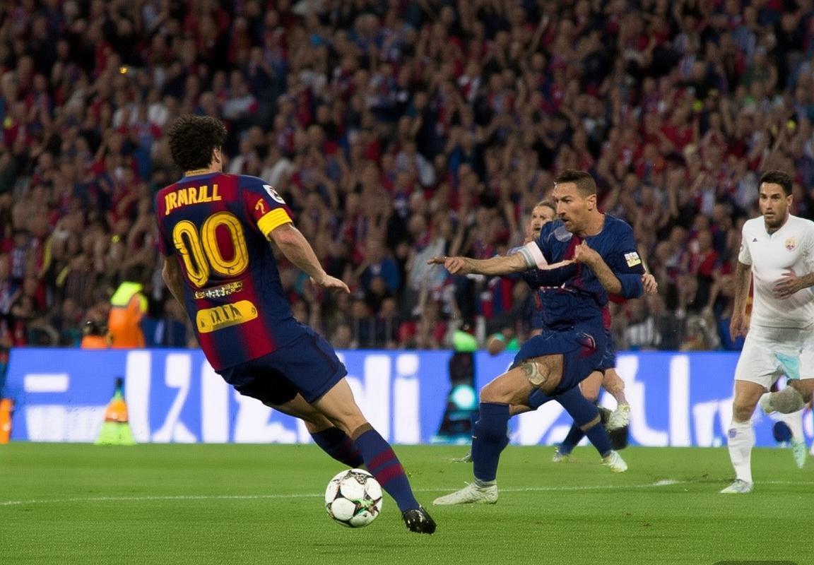 2018年西甲巅峰对决：巴塞罗那VS皇家马德里经典战回顾(图2)