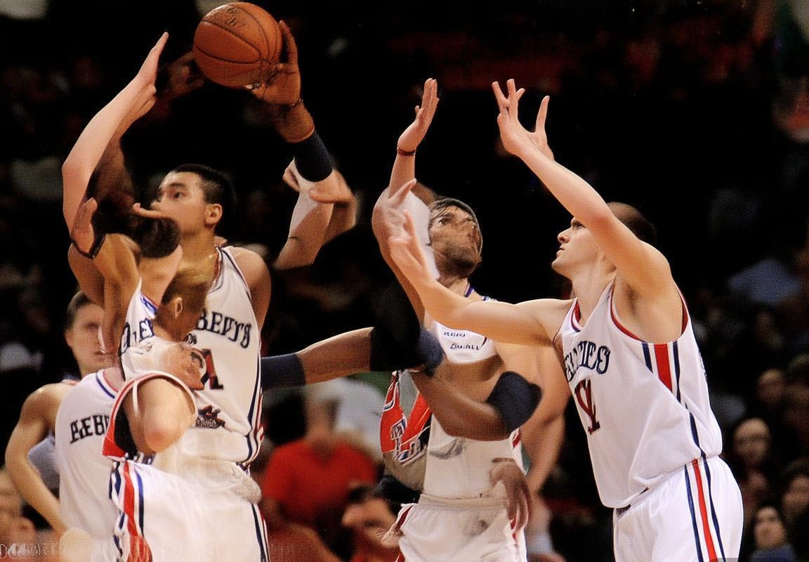 乔尔·恩比德：创40年新高，NBA得分王背后的卓越与意义(图3)